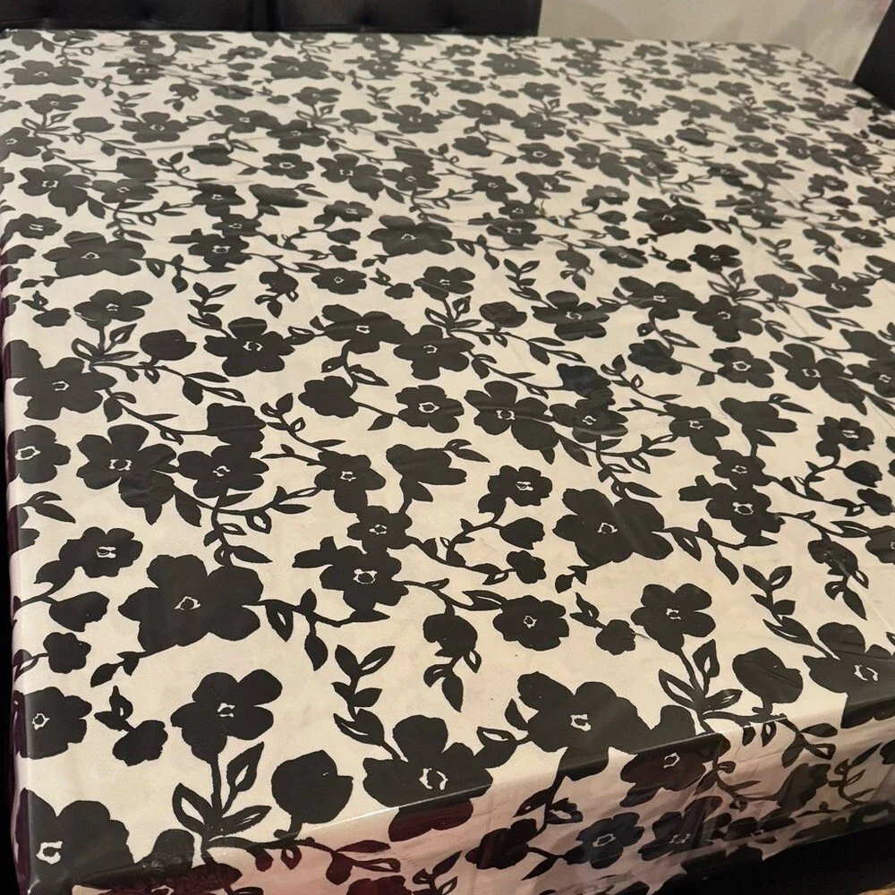 Kate Spade table cloth primrose drive color block Black and white Floral Fabric